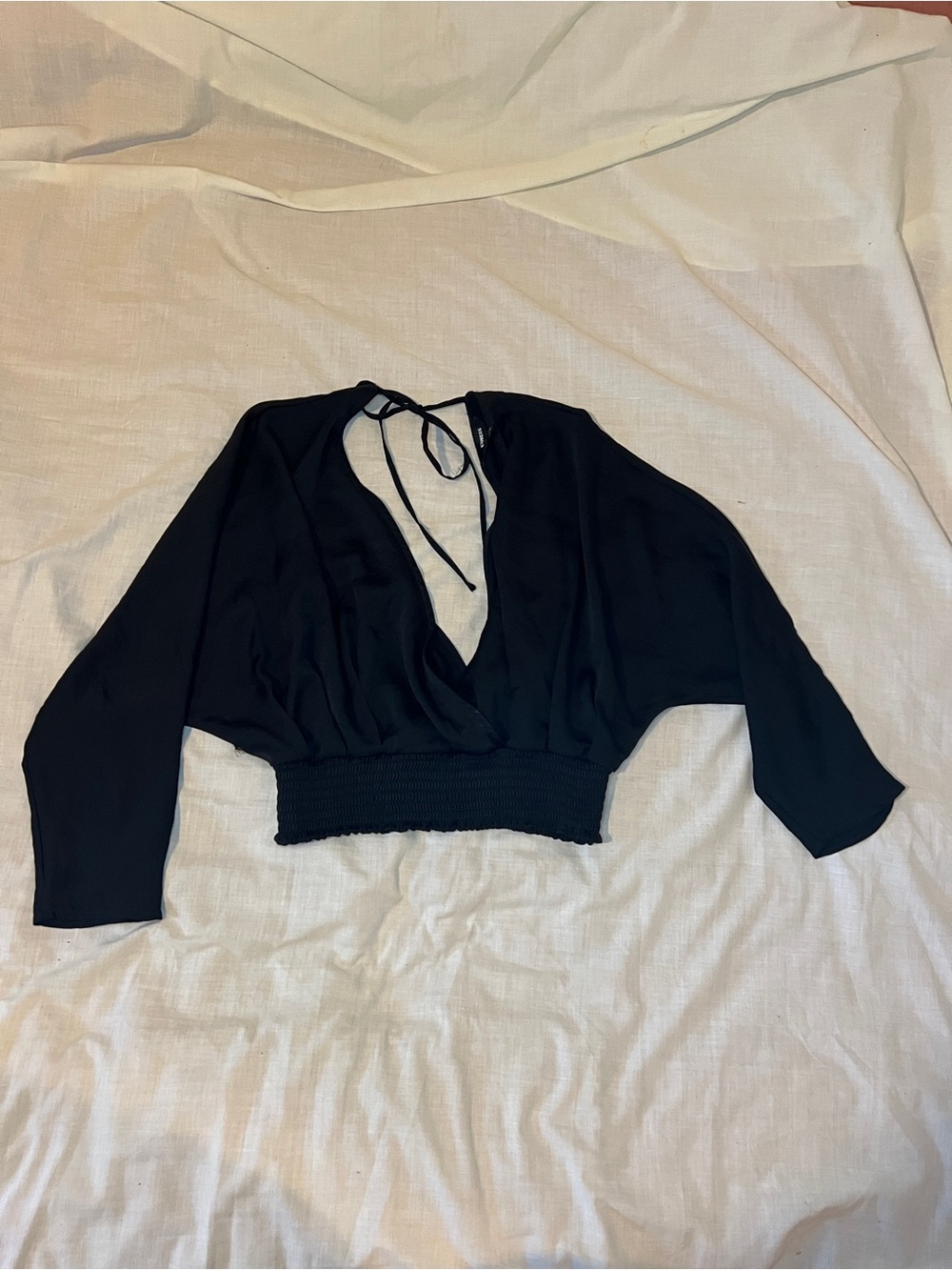 Black Long Sleeve V-Neck Crop Top